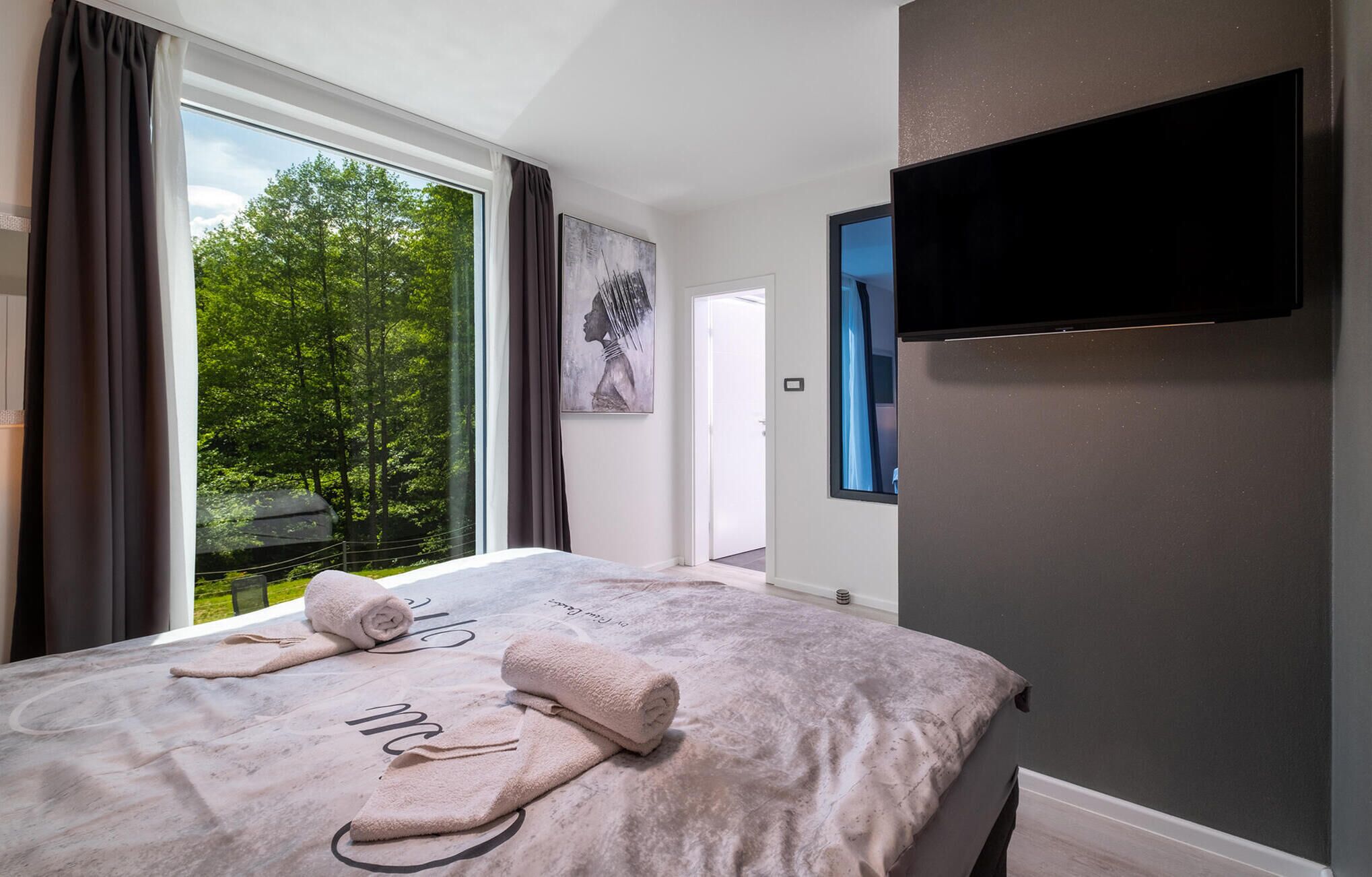 4 間睡房、可攜式嬰兒床、免費 Wi-Fi、床單