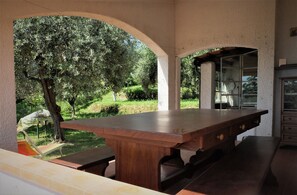 Outdoor dining