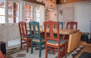 Dining - Cozy home in Tuddal with kitchen (Tuddal)