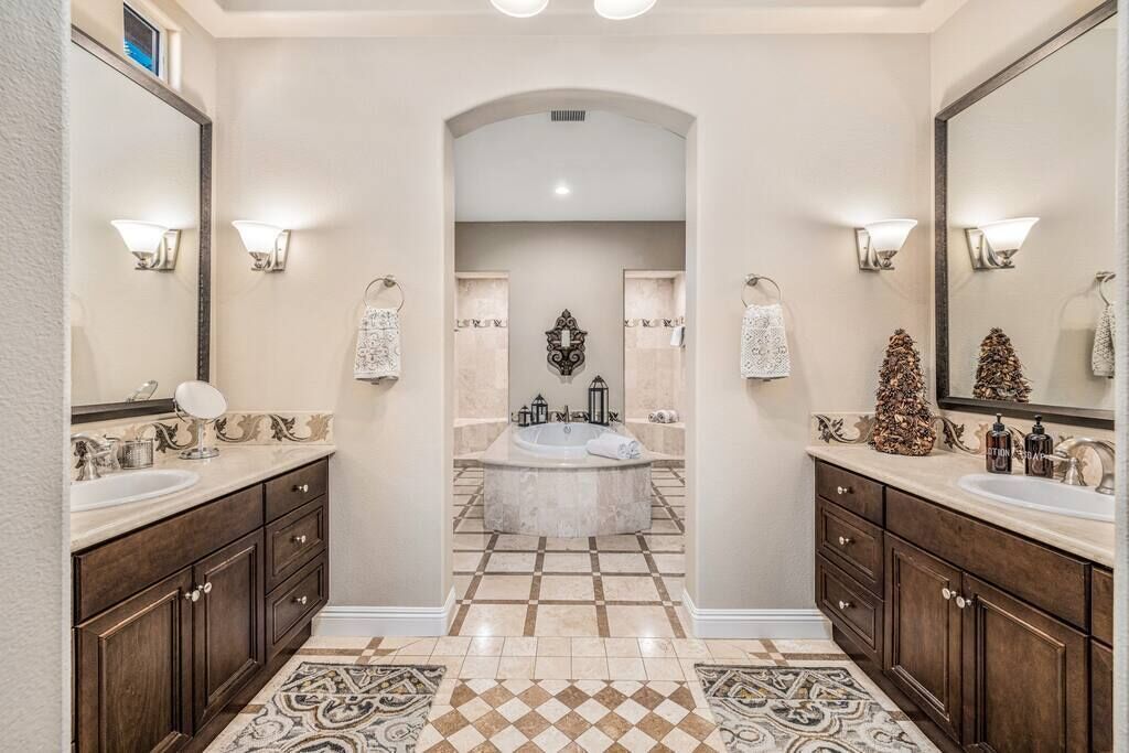 Bathtub, hair dryer, towels