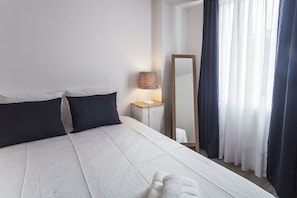 City Apartment, 1 Bedroom | Premium bedding, memory foam beds, desk, laptop workspace - Atlantic Town (Ponta Delgada)