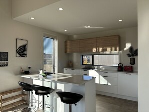 冰箱、微波炉、烤箱、洗碗机