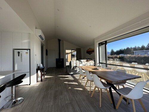 Ruataniwhat Retreat - Free WIFI