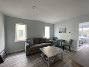 Living area - Brand New Townhome in Kure Beach with Large Rooftop terrace! Spectacular views! (Kure Beach)