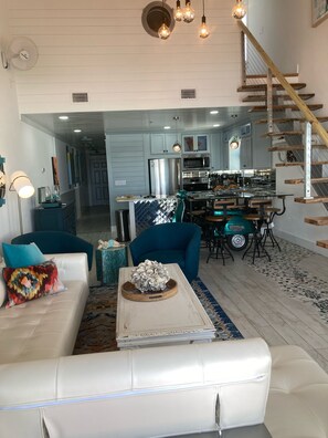 TV - SPECTACULAR, TOTALLY RENOVATED 3 BEDROOM + CONDO ON BEACH, GORGEOUS GULF VIEWS  (Miramar Beach)