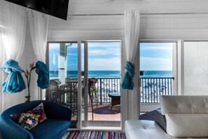 TV - SPECTACULAR, TOTALLY RENOVATED 3 BEDROOM + CONDO ON BEACH, GORGEOUS GULF VIEWS  (Miramar Beach)