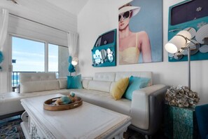 TV - SPECTACULAR, TOTALLY RENOVATED 3 BEDROOM + CONDO ON BEACH, GORGEOUS GULF VIEWS  (Miramar Beach)