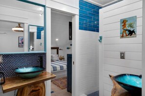 3 chambres, fer et planche à repasser, Wi-Fi, literie fournie