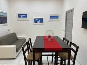 تناول الطعام