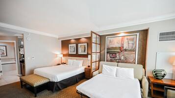 2 bedrooms, in-room safe, desk, iron/ironing board