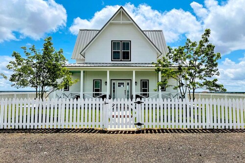 Four Gables cabin in the pasture
