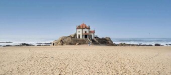 HostWise - Seaside Beach Flat