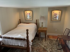 2 bedrooms, free WiFi, bed sheets - Dollhouse in Central Historic St Michaels (St Michaels)