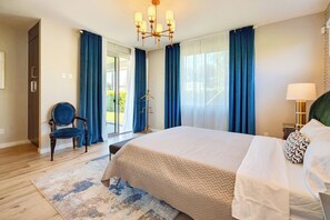 3 bedrooms, in-room safe, desk, iron/ironing board