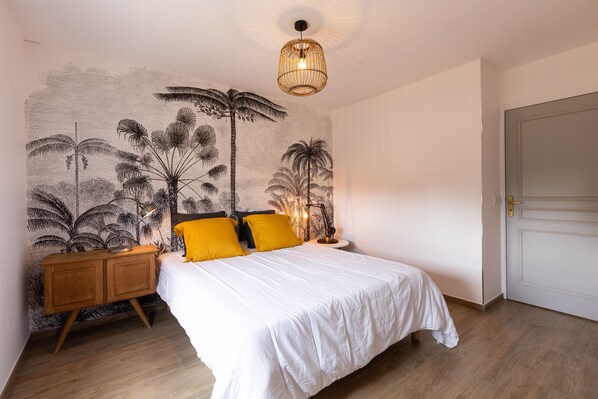 3 bedrooms, iron/ironing board, WiFi - La Soara, modern French style home with private heated swimming pool (Sarlat-la-Canéda)