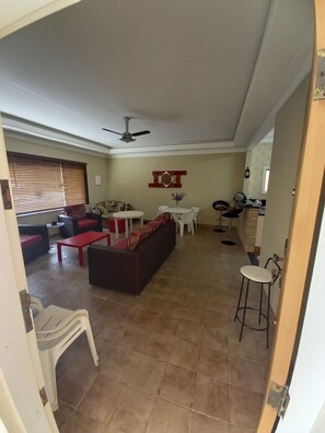 Televisión y reproductor de DVD 