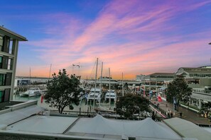 Marina - Glamorous Getaway - Heart of the Viaduct `Quays` (Auckland)