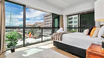 2 bedrooms, desk, iron/ironing board, WiFi