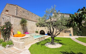 Pool - Lovely home in Bourg Saint Andéol (Bourg Saint Andéol)