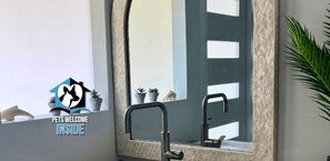 Bathroom - 13 Chibnall St, Port Elliot - 3BR Updated Coastal Beach House in Funky Port Elliot (Port Elliot)