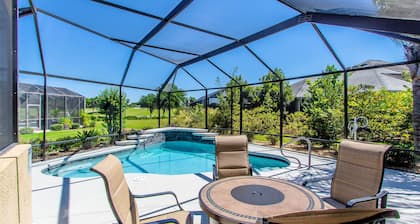 Beautiful Water/Golfview 3 BR pool home, located in the center of the Villages