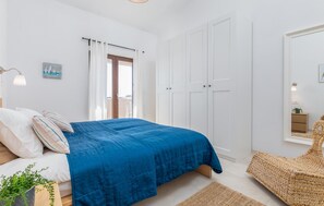 2 slaapkamers, een kluis op de kamer, een strijkplank/strijkijzer