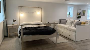 Iron/ironing board, travel cot, WiFi, bed sheets