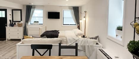 Iron/ironing board, travel cot, WiFi, bed sheets