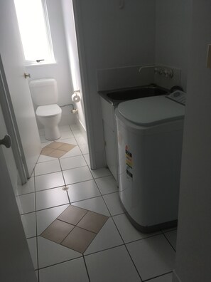 Combined shower/tub - A Beautiful Place (Golden Beach)