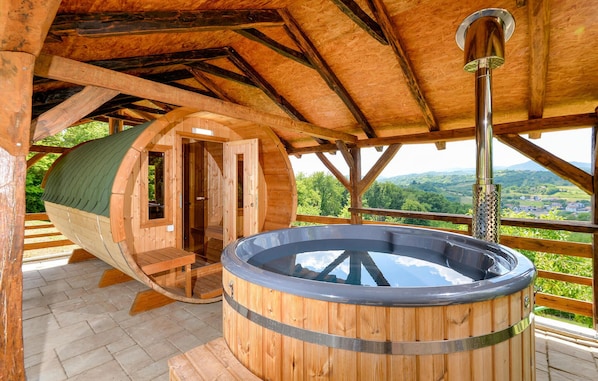 Bain à remous extérieur