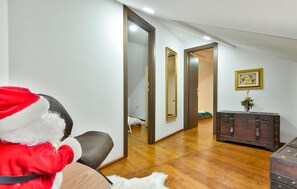 2 Schlafzimmer, Reisekinderbett, kostenloses WLAN, Bettwäsche