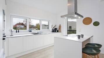 Kühlschrank, Herdplatte, Geschirrspüler