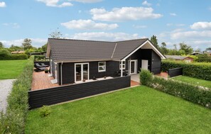 Exterior - Amazing home in Hadsund with kitchen (Hadsund)