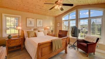 5 bedrooms, iron/ironing board, WiFi, bed sheets