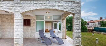 Amazing home in Premantura with WiFi