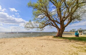 Am Strand, Wasserski, Angeln