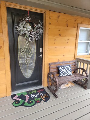 Exterior detail - Brand New Log Cabin (Sevierville)