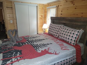 3 makuuhuonetta, silitysrauta/-lauta, Wi-Fi, vuodevaatteet