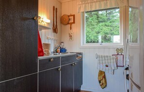 Fridge, stovetop, coffee/tea maker