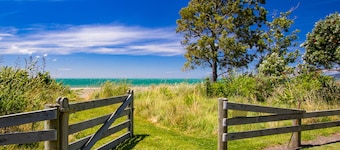 La Casa Al Mare - Golden Bay Beach House