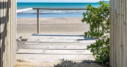 Beachfront with room for everyone!