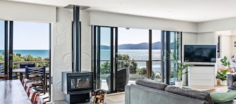 Beachfront with room for everyone!