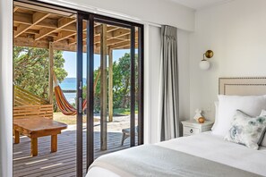 8 makuuhuonetta, silitysrauta/-lauta, internet