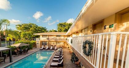 Suite Ă Trois Chambres avec Cuisine ComplĂšte et Piscine