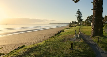 Orewa Kiwi Cabins - Fantail Cabin