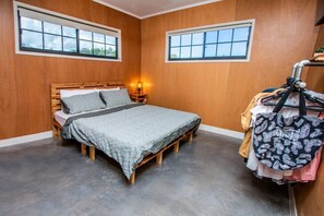 2 bedrooms, iron/ironing board, WiFi, bed sheets - The Cod 'Ole The Fishermans Utopia (Agnes Water)