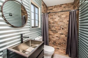 Shower, towels