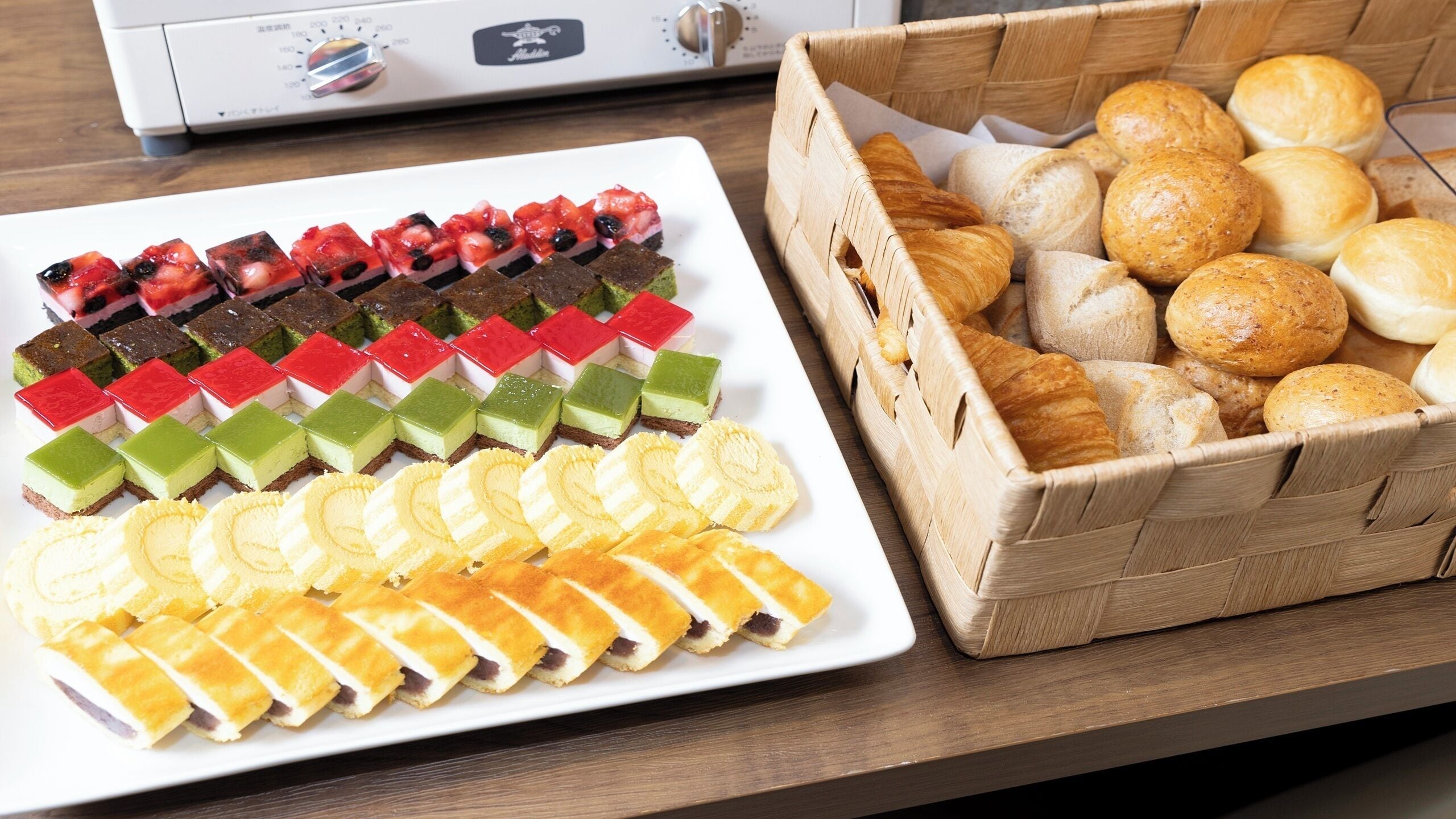 daily buffet breakfast for a fee