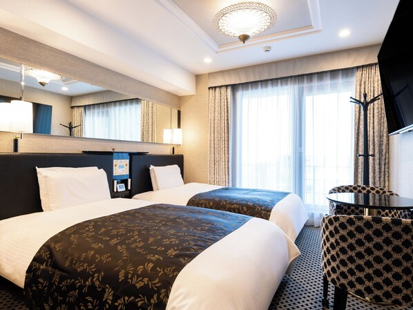 Deluxe Twin Room with 2 bed, Accessible, Non Smoking | Down duvets, pillow-top beds, desk, blackout curtains