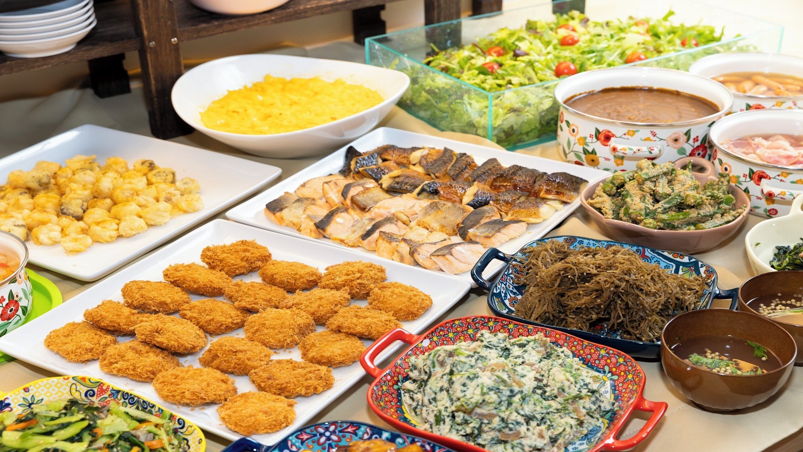 daily buffet breakfast for a fee